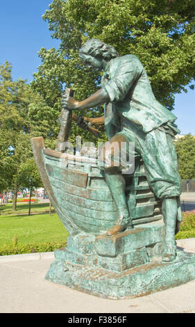 San Pietroburgo, Russia - Luglio 03, 2012: monumento al re Pietro I Grandi sulla banchina del fiume Neva, eretto nel Giugno 27 1910, scultore Foto Stock