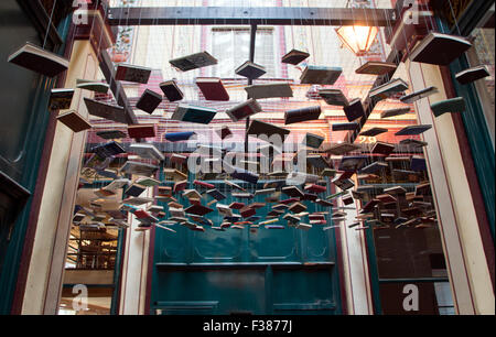 Mercato Leadenhall appeso libri City Of London Foto Stock