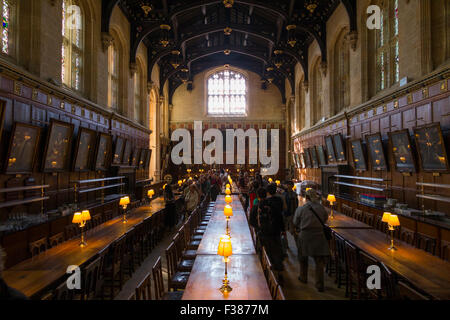 All'interno di / interni della Grande Hall (sala da pranzo) la Chiesa di Cristo, Oxford University. Oxford. Regno Unito. Foto Stock