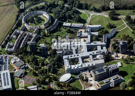 Vista aerea dell'Università di Essex, WIVENHOE MOSTRA IL CAMPUS E ALLOGGI TORRI Foto Stock