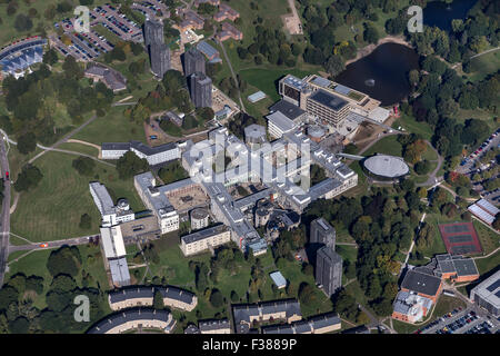 Vista aerea dell'Università di Essex, WIVENHOE MOSTRA IL CAMPUS E ALLOGGI TORRI Foto Stock