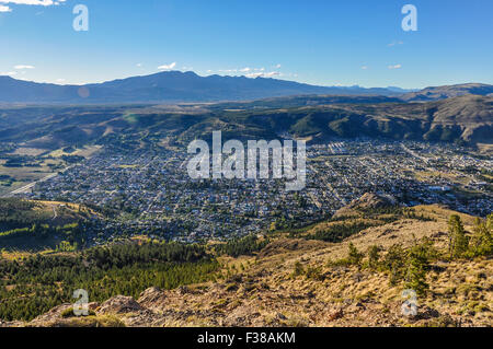 Vista dalla cima della montagna, Esquel, Patagonia, Argentina Foto Stock