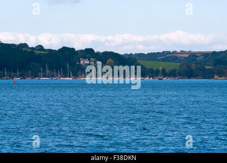 Yacht Ormeggiato sul fiume Fal Cornwall Inghilterra REGNO UNITO Foto Stock