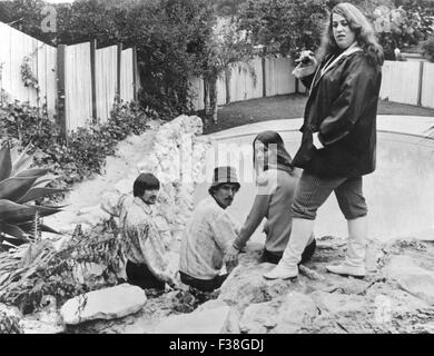 MAMAS AND PAPAS foto promozionale del gruppo statunitense circa 1967. Da sinistra: Denny Doherty John Phillips, Michelle Phillips, Cass Elliot Foto Stock