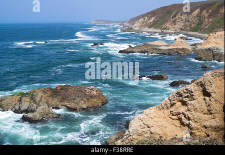 Bodega penisola di testa e affioramenti di roccia lungo la riva dell Oceano Pacifico in Sonoma Coast membro park california Foto Stock