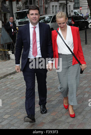 Londra, UK, 12 Sep 2015: leadership laburista candidato Andy Burnham visto arrivare al partito laburista elezione di leadership - spec Foto Stock