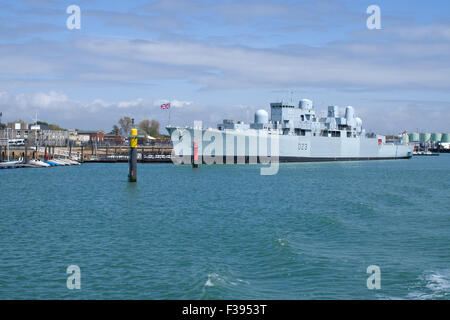 HMS Bristol Tipo 82 cacciatorpediniere Foto Stock