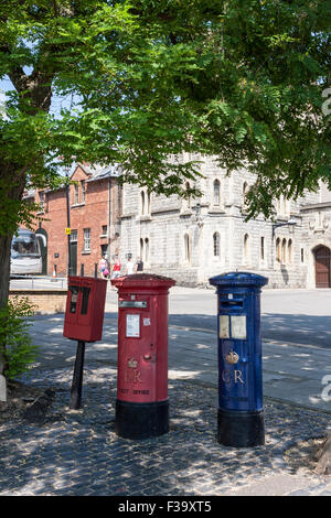 Postboxes per Royal Mail. Windsor, Berkshire, Inghilterra, GB, UK. Foto Stock