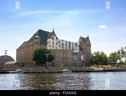 Ufficio doganale di Szczecin, vista da una barca Foto Stock