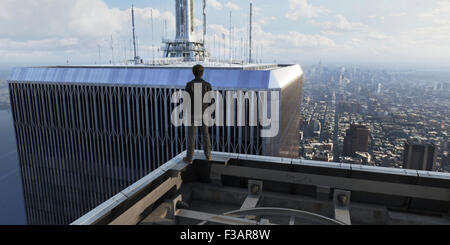 La passeggiata è un 2015 American 3D dramma biografico film diretto da Robert Zemeckis. Esso è basato sulla storia di francese ad alta filo artista Philippe Petit a piedi tra le torri gemelle del World Trade Center il 7 agosto 1974. Questa fotografia è per il solo uso editoriale ed è il copyright del film company e/o il fotografo assegnato dal film o società di produzione e può essere riprodotto solo da pubblicazioni in congiunzione con la promozione del film di cui sopra. Un credito per il film company è richiesto. Il fotografo deve anche essere accreditato quando noto. Foto Stock