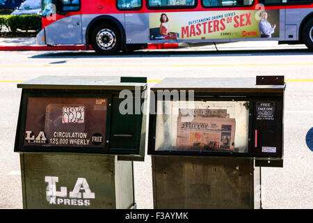 L.A. Xpress giornale macchina distributrice nel centro cittadino di Santa Monica California Foto Stock