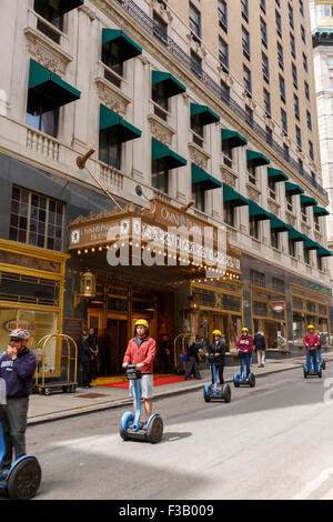 Segway gruppo turistico passando Omni Parker House Hotel Boston Massachusetts, STATI UNITI D'AMERICA Foto Stock