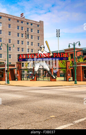 Al di fuori del parco Autozone Baseball Stadium in Memphis TN Foto Stock