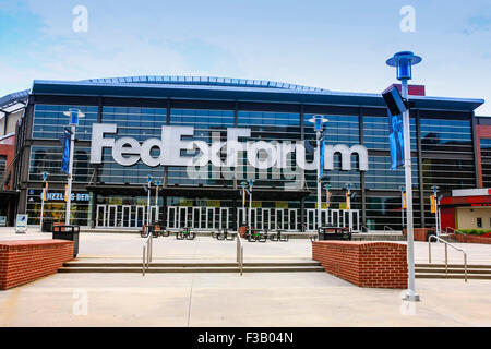 La nuova costruzione FedExForum stadio sportivo edificio e firmare nel centro cittadino di Memphis, Tennessee Foto Stock