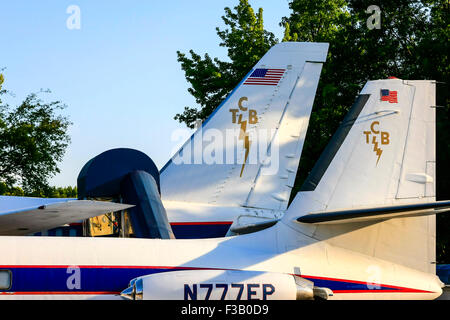 I timoni di Elvis di aerei con il suo TCB (avendo cura di business) e logo fulmini in Memphis, Tennessee Foto Stock
