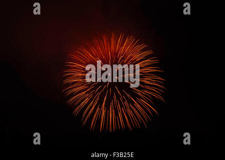 Fuochi d'artificio come parte della luminaria di Santa Croce, festival, Lucca, Toscana, Italia Foto Stock