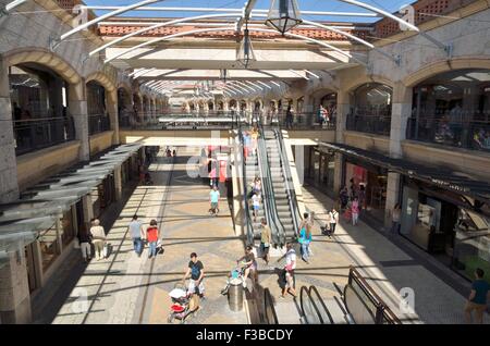 Il Forum, un centro commerciale in Aveiro, Portogallo Foto Stock