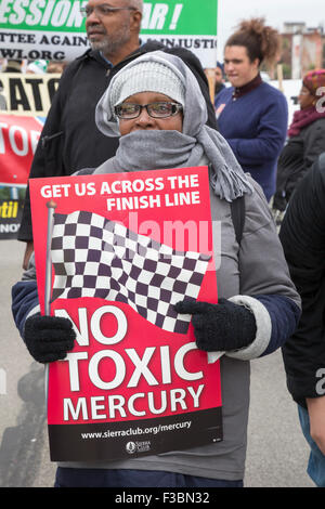 Il Detroit marzo per la giustizia che ha riunito quelli preoccupati per l'ambiente, la razza giustizia e questioni simili. Foto Stock
