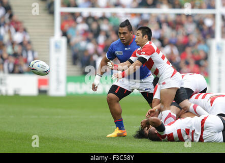 Milton Keynes, Regno Unito. 3° Ott, 2015. MILTON KEYNES, Regno Unito - 03 ottobre: Giappone Fumiaki Tanaka durante la Coppa del Mondo di Rugby Pool B gioco tra Giappone e Samoa Stadium MK in Milton Keynes. Il Giappone avrebbe sconfitto Samoa 26-5. Credito: Andrea, Patrono/filo di Zuma © Andrew patrono/ZUMA filo/Alamy Live News Foto Stock