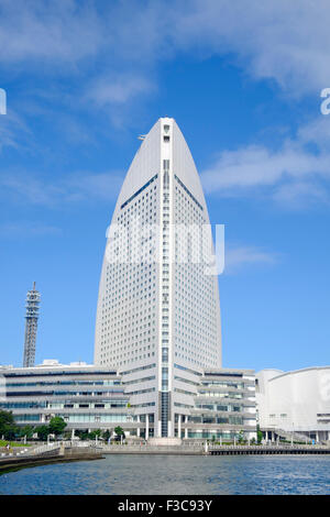 Vista di un moderno Intercontinental Hotel in Minato Mirai, Yokohama, Giappone Foto Stock