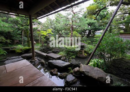 Nomura Samurai Family House garden nel quartiere Nagamachi di Kanazawa Giappone Foto Stock