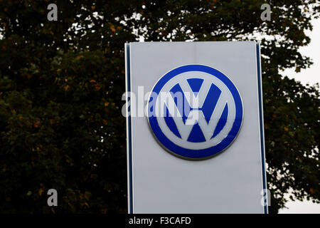 Caffyns VW Volkswagen concessionaria auto showroom in Portslade Brighton SUSSEX REGNO UNITO Foto Stock