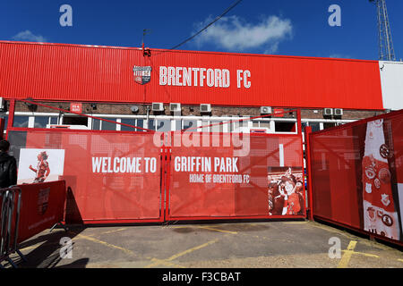 Il Griffin Park Brentford Football Club Ground West London UK - ora si sono spostati nel loro nuovo terreno Foto Stock