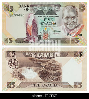 Mosca, Russia - 17 settembre 2015: banconota della moneta Zambia Kwacha cinque. La valuta Act del 1967 ha sostituito il po dello Zambia Foto Stock