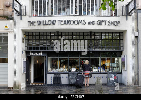 Esterno del famoso Willow sala da tè (prima del cambiamento di nome dopo la ristrutturazione) progettata da Charles Rennie Macintosh su Sauchiehall Street a Glasgow Scozia Scotland Foto Stock