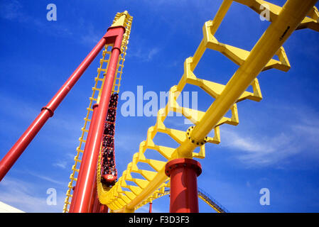 Millennium Roller Coaster a Fantasy Island in Ingoldmells, Inghilterra. Regno Unito Foto Stock