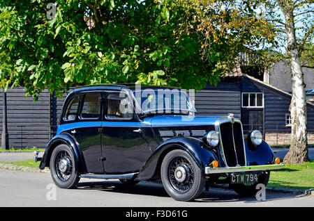 Un immacolata Morris 10 Serie II berlina 4 porte auto da 1936-1937 Foto Stock