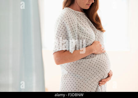 Donna incinta all'ospedale Foto Stock