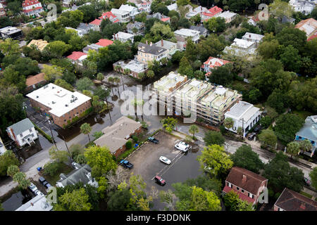 Charleston, Carolina del Sud, Stati Uniti d'America. 05 ott 2015. Vista aerea di acque alluvionali dopo record tempeste oggetto di dumping più di due piedi di pioggia sul lowcountry Ottobre 5, 2015 a Charleston, Carolina del Sud. Foto Stock