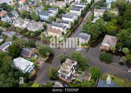 Charleston, Carolina del Sud, Stati Uniti d'America. 05 ott 2015. Vista aerea di acque alluvionali dopo record tempeste oggetto di dumping più di due piedi di pioggia sul lowcountry Ottobre 5, 2015 a Charleston, Carolina del Sud. Foto Stock