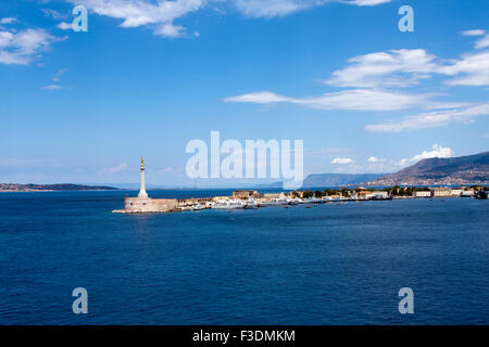 Porto di Messina Sicilia Italia Foto Stock