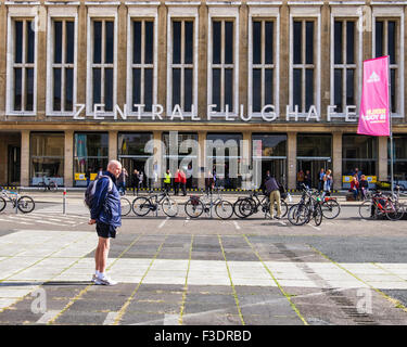Berlin Tempelhof Airport, Berlino-tempelhof Flughafen - edificio del terminal dell ex aeroporto principale Foto Stock