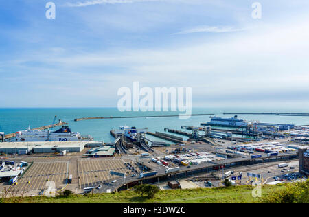 Il Porto di Dover visto dal clifftops, Kent, England, Regno Unito Foto Stock