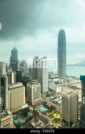 Hong Kong - marzo 12: Vista della skyline di Hong Kong da sopra al 12 marzo 2012. Foto Stock