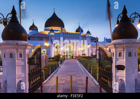 Georgetown, Malesia - 04 August, 2014: la vista di Kapitan Keling Mosque dopo il tramonto in Georgetown, Penang, Malaysia su 04 Ago Foto Stock