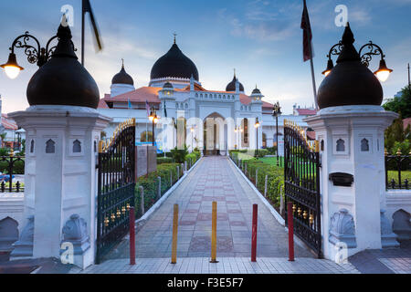 Georgetown, Malesia - 04 August, 2014: la vista di Kapitan Keling Mosque dopo il tramonto in Georgetown, Penang, Malaysia su 04 Ago Foto Stock