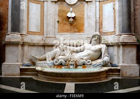 Antica statua di Nettuno nel Museo Capitolino, Roma, Italia Foto Stock