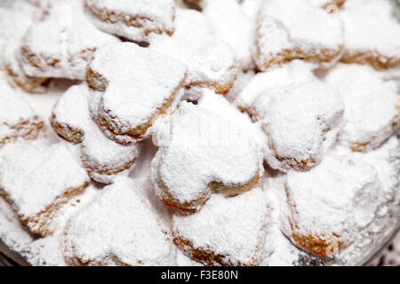 Frollini a forma di cuore per la festa di nozze Foto Stock