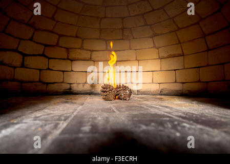 Il vecchio forno di mattoni utilizzati per la cottura del pane Foto Stock