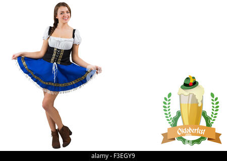 Immagine composita di oktoberfest ragazza espandendo il suo mantello Foto Stock