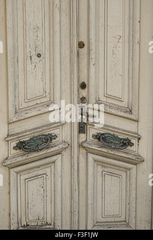Telaio completo di prendere una vecchia porta di legno Foto Stock