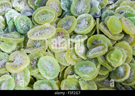 I canditi di kiwi in vendita su un italiano di mercato degli agricoltori Foto Stock