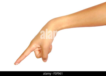 Primo piano della mano femminile con la punta rivolta verso il basso isolati su sfondo bianco Foto Stock