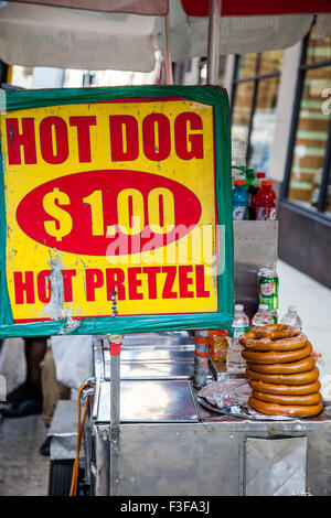 Cibo Tipico carrello nella città di New York Foto Stock