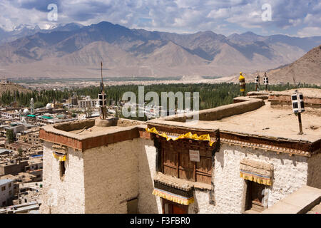 India, Jammu e Kashmir, Ladakh Leh, Old Town, vista in elevazione da Soma Gompa monastero buddista Foto Stock