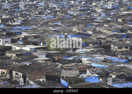 Baraccopoli zona vicino a Santacruz aeroporto ; Vakola ; Mumbai Bombay ; Maharashtra ; India nessuna autorizzazione Foto Stock